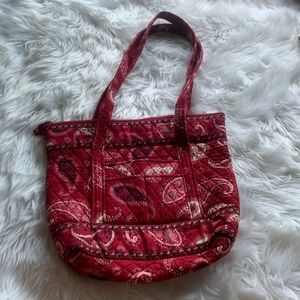 Vera Bradley tote with pockets